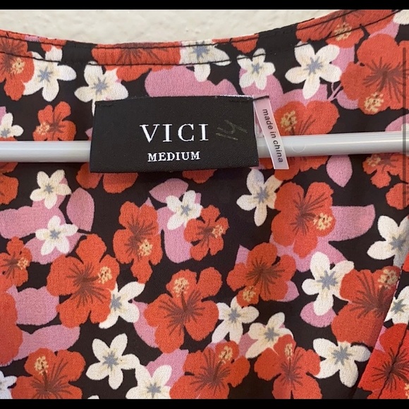 Vici floral dress 🌸 - Picture 4 of 5